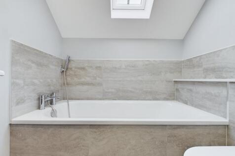 Bathroom Bathtub