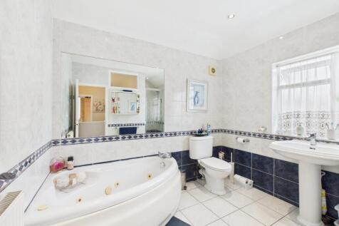 First Floor Bathroom