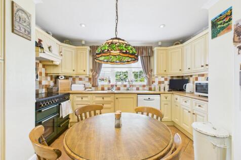 Kitchen 1.2.jpg