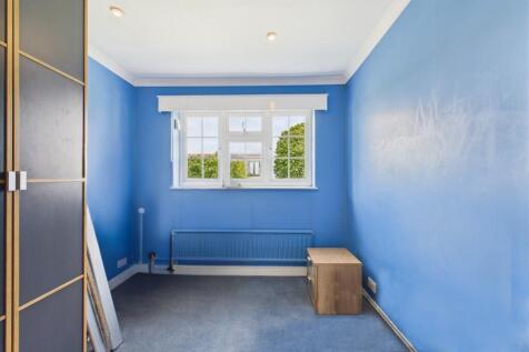 Bedroom 4.1.jpg
