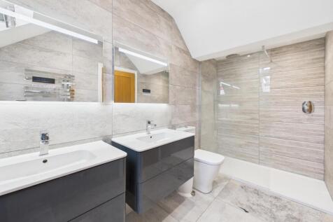 Master Bedroom En-Suite