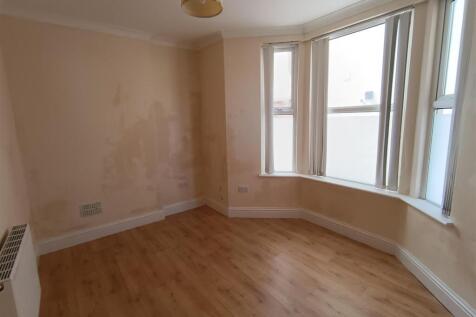 bedroom2.jpg