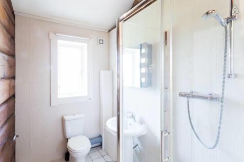 ensuite.jpg