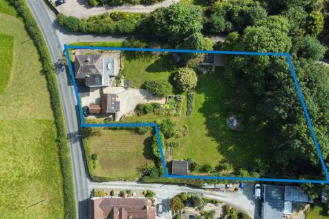 1174731 (18)DR house and garden marked up Cobnash.