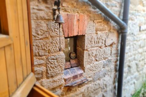 20250228_144319 Stable door.jpg