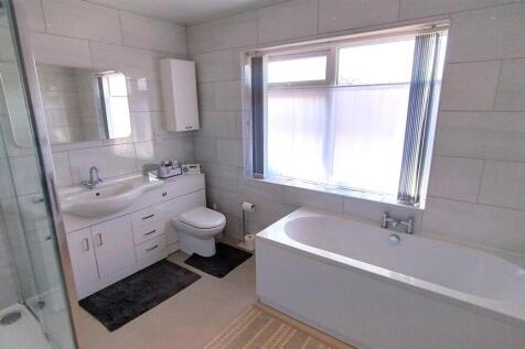 bathroom1a.jpg