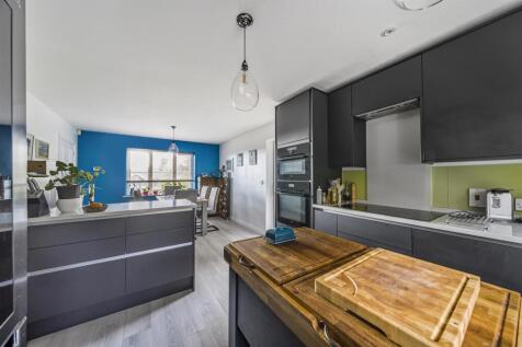 Kitchen 1.jpg