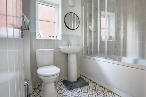 Bathroom.jpg