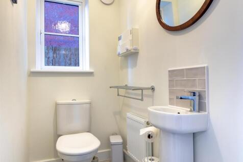 Toilet .jpg
