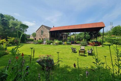 House, party barn and rear garden.jpg