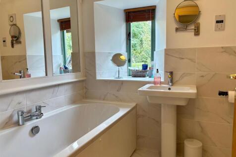 Ensuite.jpg