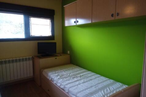 2nd floor bedroom