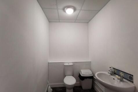 down stairs office brierley Hill_3.jpg