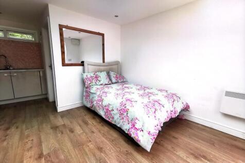 adv pics 40 colebank Rd 23.5.25_2.jpg