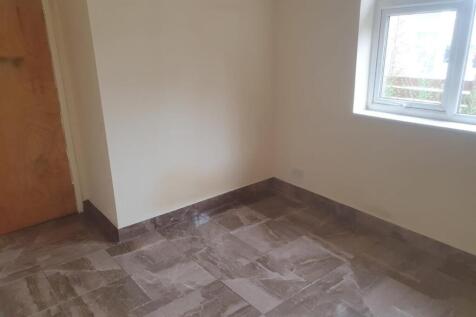 advertising pictures flat 9a St Clements Court Aug