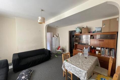 Flat 2, 22 Stourbridge Road mid term Inspection Ju