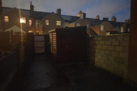 advertising pictures 61 pinnox Street stoke_2.jpg