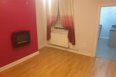 advertising pictures 61 pinnox Street stoke_6.jpg