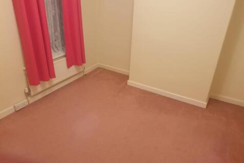 advertising pictures 61 pinnox Street stoke_25.jpg