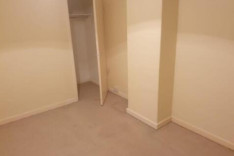 advertising pictures 61 pinnox Street stoke_19.jpg