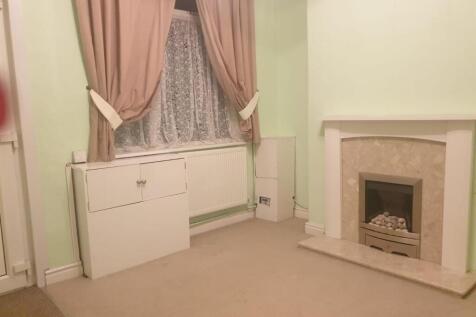 advertising pictures 61 pinnox Street stoke_20.jpg