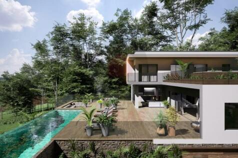 Property near Cadaval