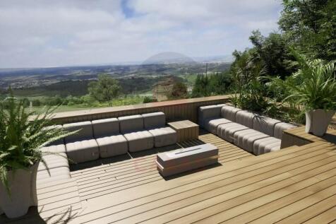 Property near Cadaval