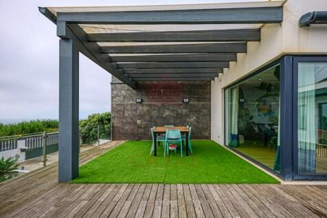 Villa with sea views and private pool