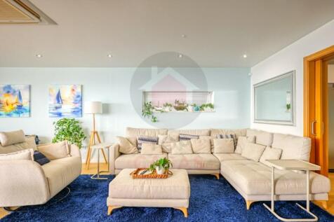 Villa with sea views and private pool