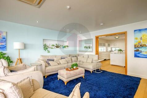 Villa with sea views and private pool