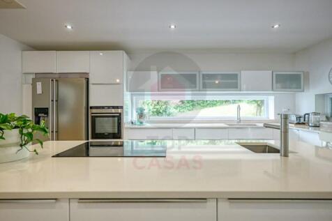 Villa with sea views and private pool
