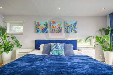 Villa with sea views and private pool