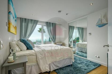 Villa with sea views and private pool