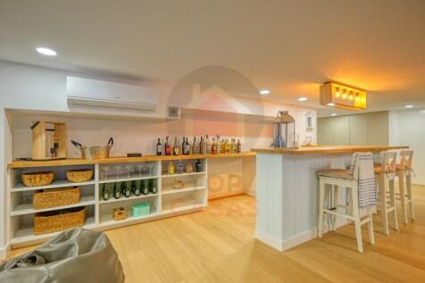 Villa with sea views and private pool