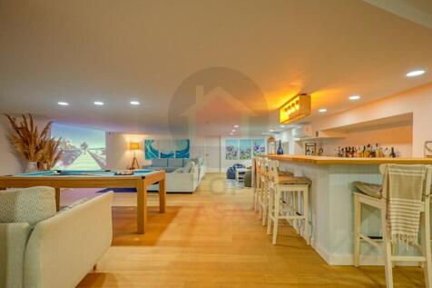 Villa with sea views and private pool