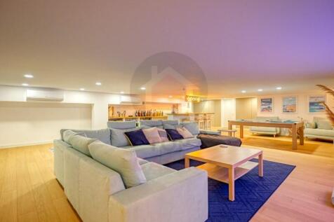 Villa with sea views and private pool