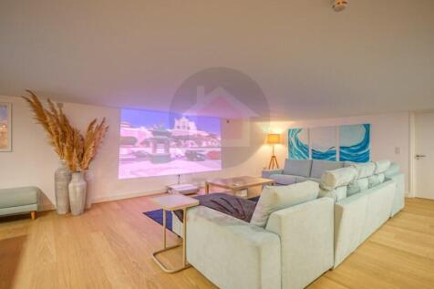Villa with sea views and private pool