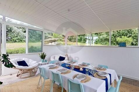 Villa with sea views and private pool