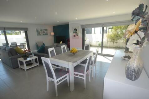 Villa near São Martinho do Porto