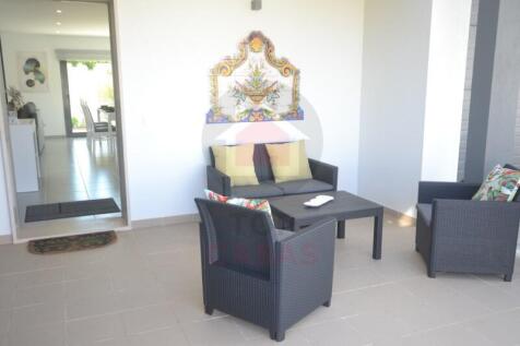 Villa near São Martinho do Porto