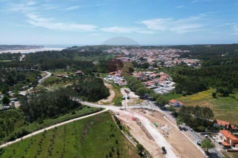 land in Foz do Arelho