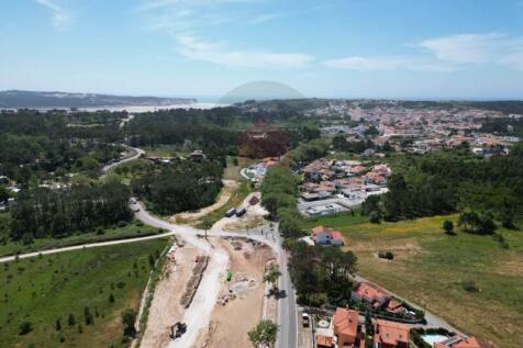 land in Foz do Arelho