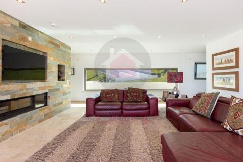 villa with sea views in Foz do Arelho