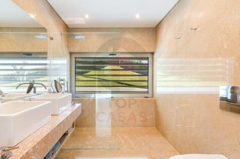 villa with sea views in Foz do Arelho