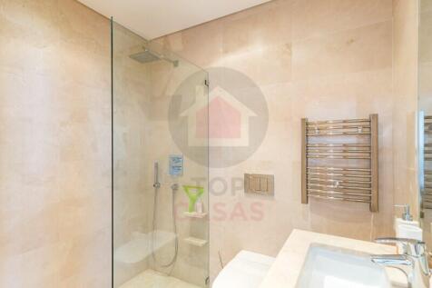 villa with sea views in Foz do Arelho