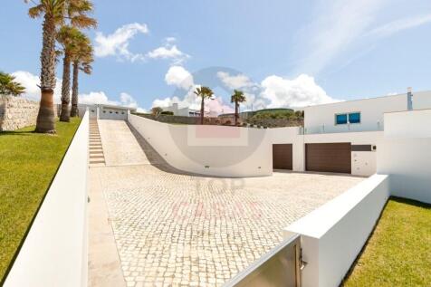villa with sea views in Foz do Arelho