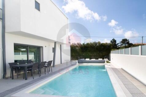 villa near Sao Martinho do Porto
