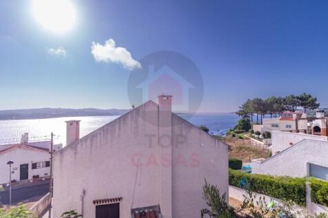 Villa with Lagoon Views