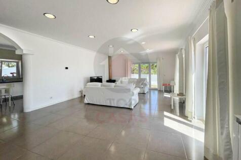 Villa in Serra do Bouro