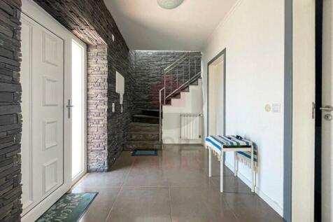 Villa in Serra do Bouro